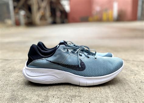 nike flex experience run 11 women's